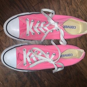 pink low cut converse